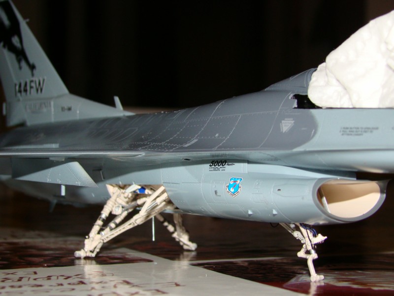 [Tamiya] 1/48 - General Dynamics F-16C Fighting Falcon - Page 6 F-16_v11