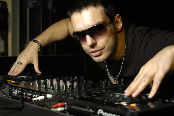 DJ Hüseyin Karadayı ;) Huseyi10