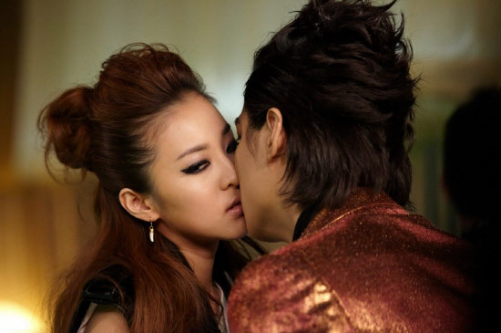 Dara’s HOT Kiss with Lee Minho! 20090924