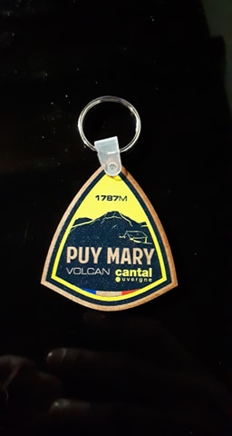 Votre sommet préféré des monts du Cantal - Page 2 13140210