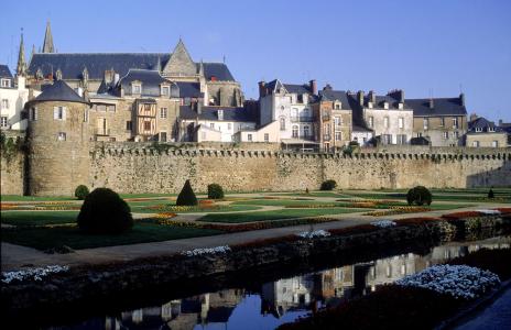 Châteaux et Manoirs de Bretagne 259_110