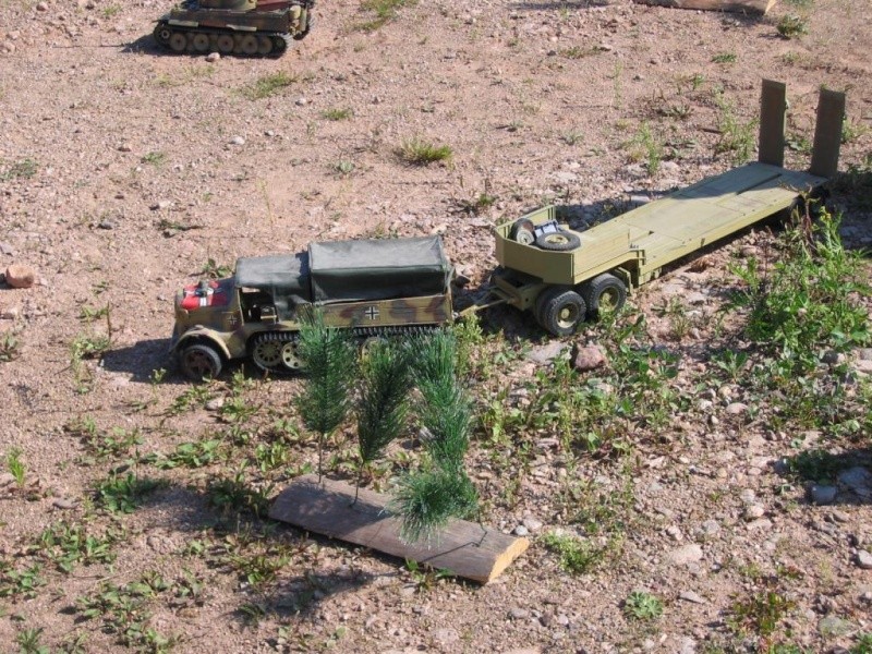 sdkfz7 11T gepanzerte au 1/16 rc et son flak18 Img_0011