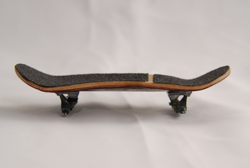 Skywood fingerboards and trucks _non9212