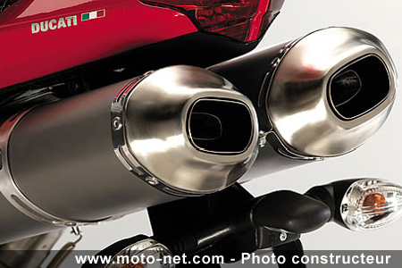 Nouveaux modèles 2010 - Page 5 Ducati11