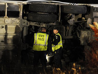 Police Investigate Cause of Deadly Bus Crash Carrying High School Band 5_61_c10