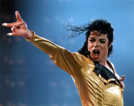 POP!UN KRALI Michael Jackson öldü 26062011