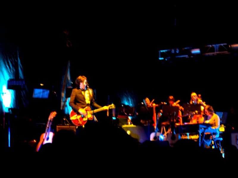 Snow Patrol cover 'One Day Like This' live. Dsc03110