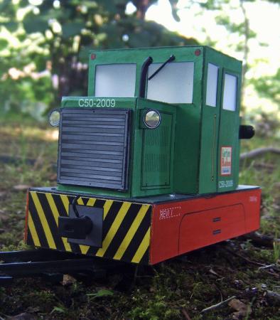 Karton Modell einer ungarischen C-50 Motorlokomotive Img00011