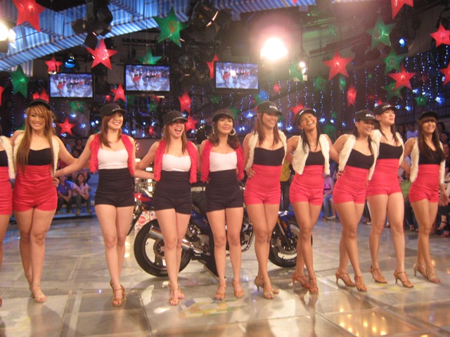 Aiko and Co-Dancers - Page 4 2009-119