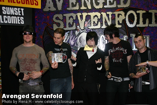 Post Your Favourite A7X Pictures Here! - Page 2 Avenge14