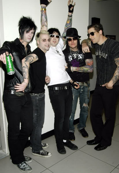 Post Your Favourite A7X Pictures Here! - Page 2 Avenge15