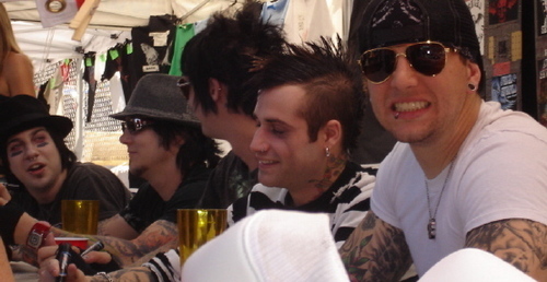 Post Your Favourite A7X Pictures Here! - Page 2 Avenge16
