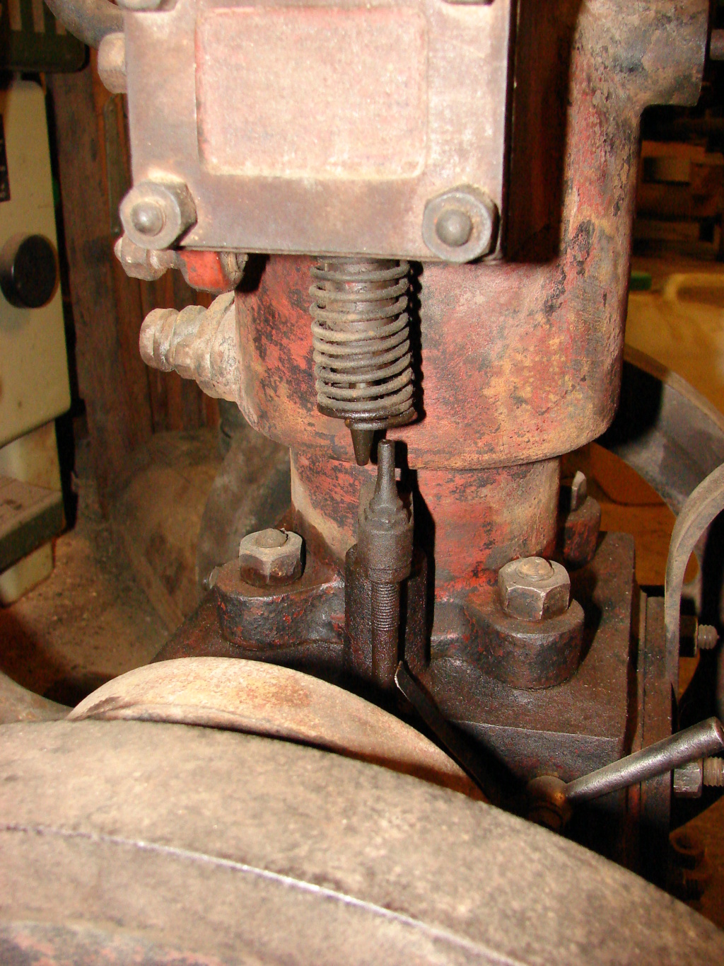 millot - Petit moteur Millot pétrole 00213
