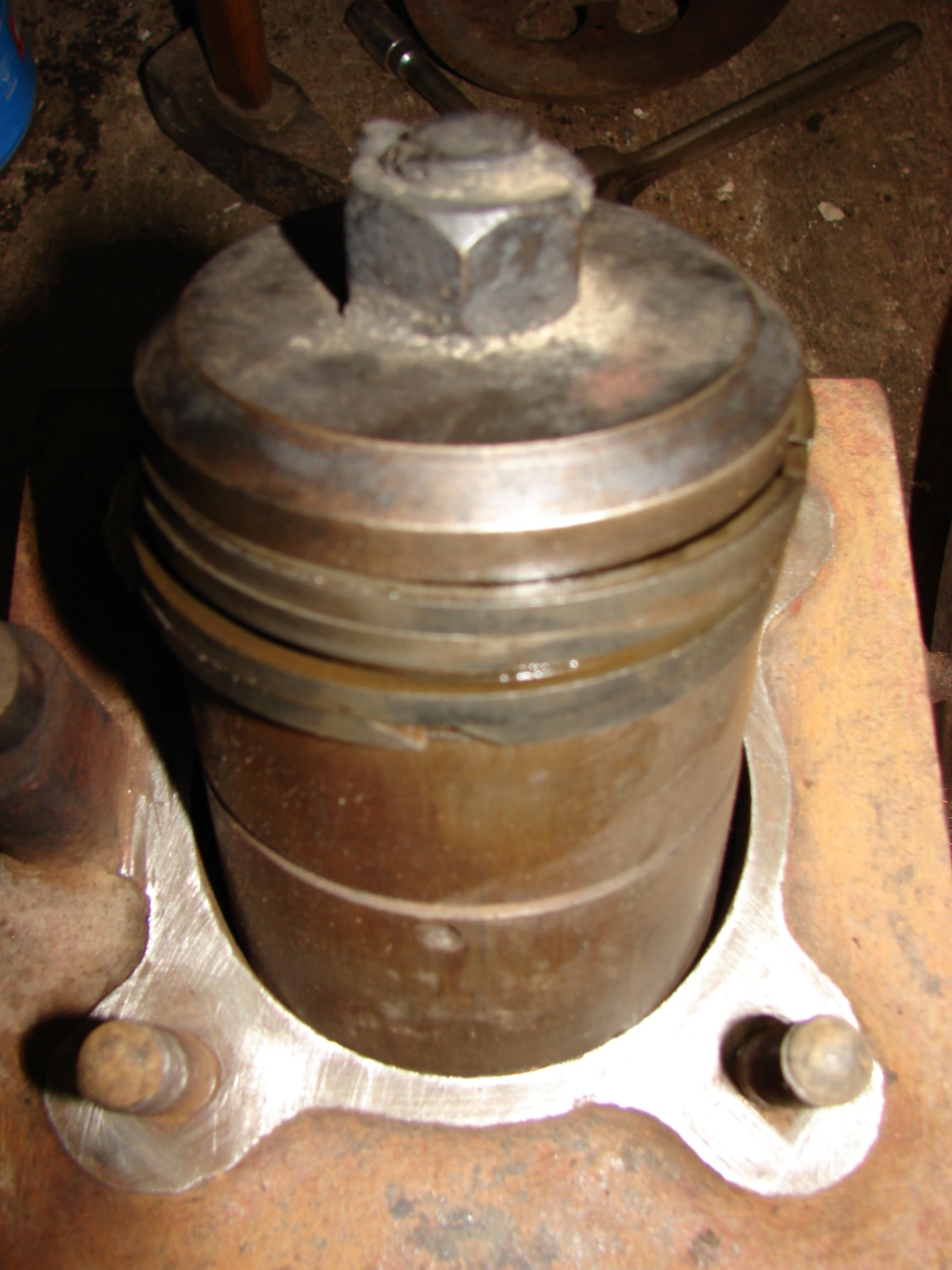 Petit moteur Millot pétrole 01912