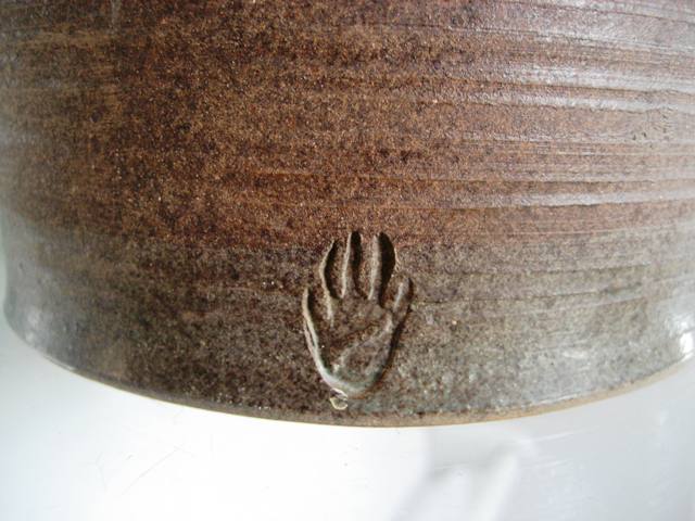 Pied de lampe grès vintage marque empreinte d'une main +"la salère" à lémail Carafe62