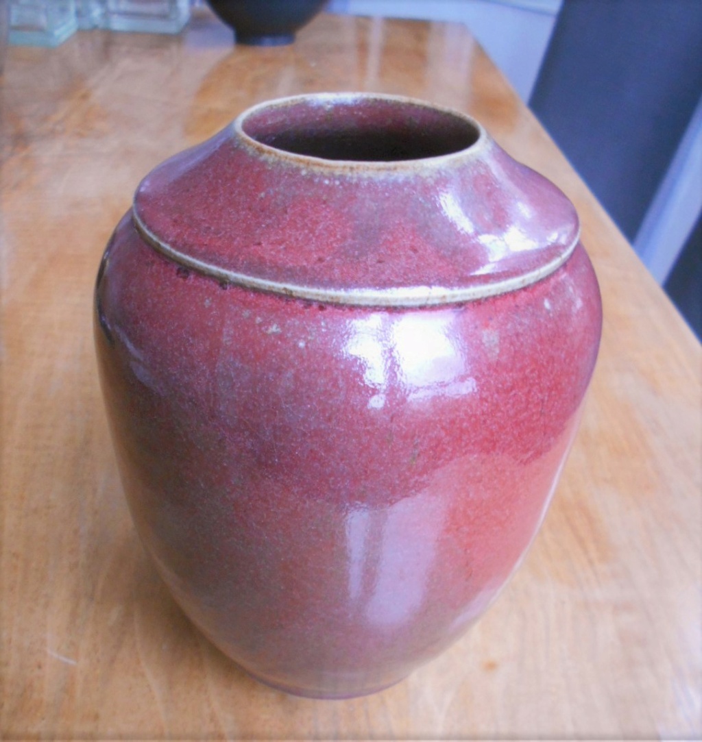 identification vase en grès émail rouge  Dscn2411