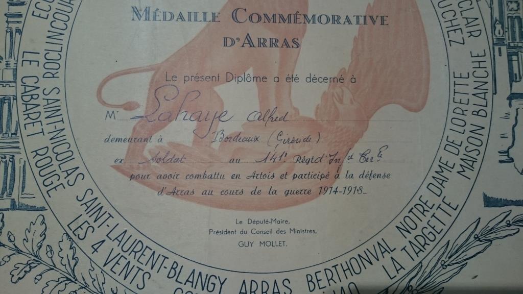 (E) 3 diplômes d'un soldat du 141 ri , croix du combattant, Arras, blessés vendu 00410