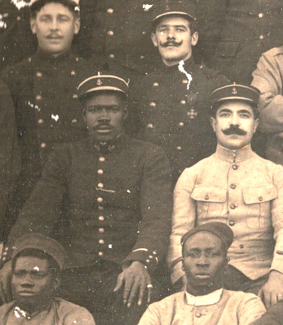 (E) E PHOTO GROUPE OFFICIERS SOUS OFFICIERS TIRAILLEURS SÉNÉGALAIS (VENDUE) 00510