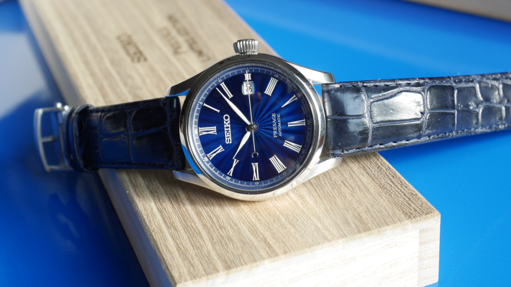 Comment porter une montre avec cadran et bracelet cuir bleu P1020410