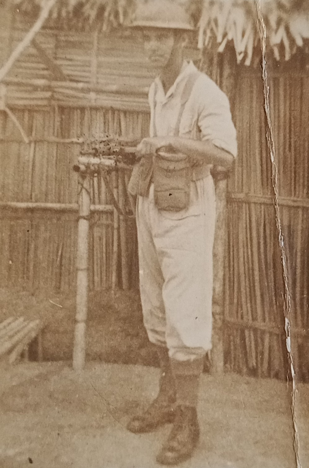 Raymond Barre sous l'uniforme : la Réunion 1944 - Madagascar 1945 CEFEO Img_2523