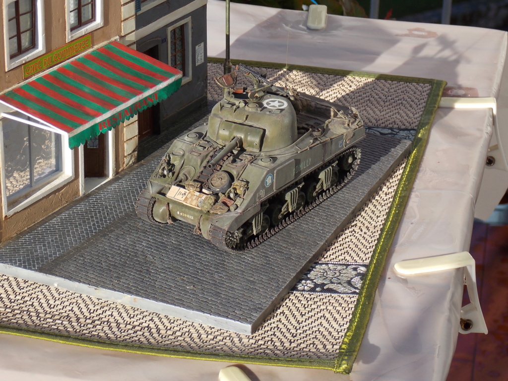Sherman M4A3 ROMILLLY 2me DB ASUKA  deco miniart 1/35 Dscn1006