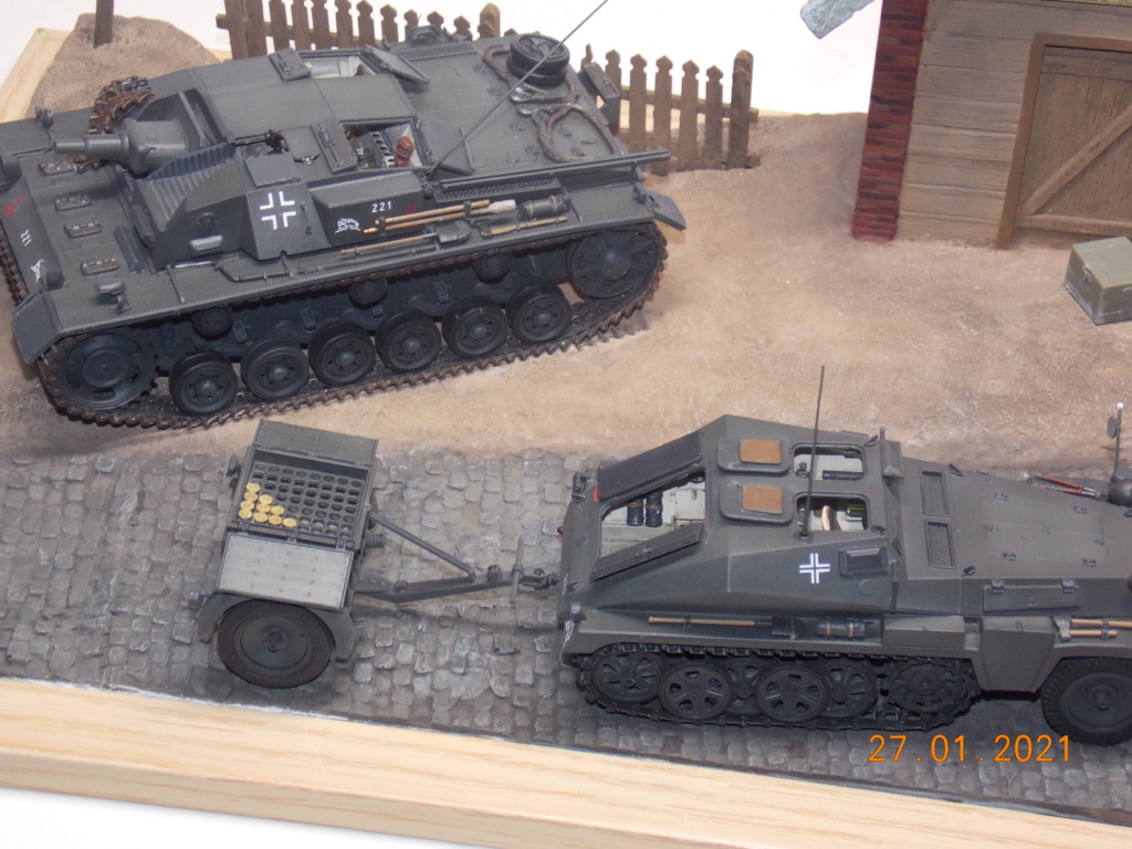 Quelque part sur le front de l'Est Juin 41 - Stug III Ausf.B (Tamiya ) et Sd.Kfz.252 (Dragon ) 1/35 - Page 6 Dscn1904
