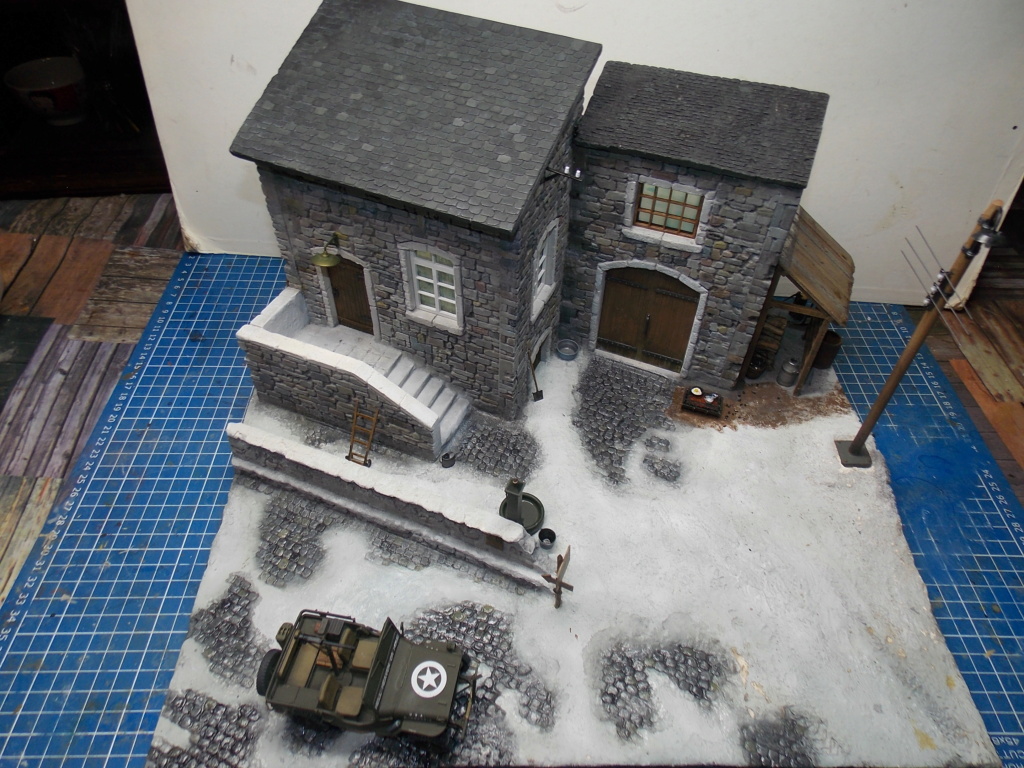 "FIRST IN BASTOGNE " Jumbo M4A3E MENG ,Jeep MENG et decor RT DIORAMA   1/35 - Page 3 Dscn3149