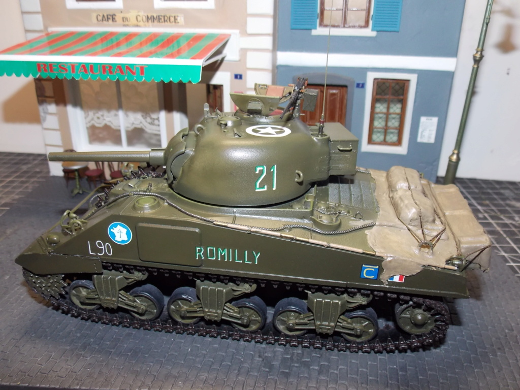 Sherman M4A3 ROMILLLY 2me DB ASUKA  deco miniart 1/35 Dscn7958