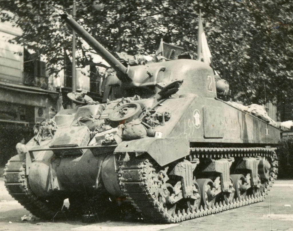 Sherman M4A3 ROMILLLY 2me DB ASUKA  deco miniart 1/35 Romill12