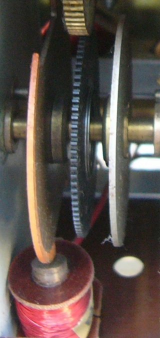 Le générateur à roues phoniques - L'âme du son Hammond P1160311
