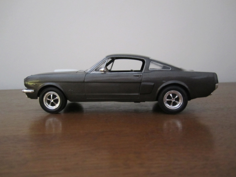 Ford Mustang 1/24 Revell - Page 3 Img_1120