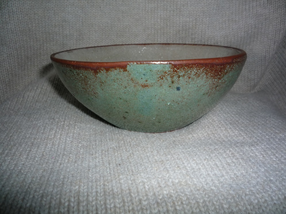 Small Pottery Bowl With Unusual Figural Mark To The Base  00123