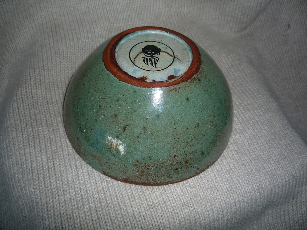 Small Pottery Bowl With Unusual Figural Mark To The Base  00324