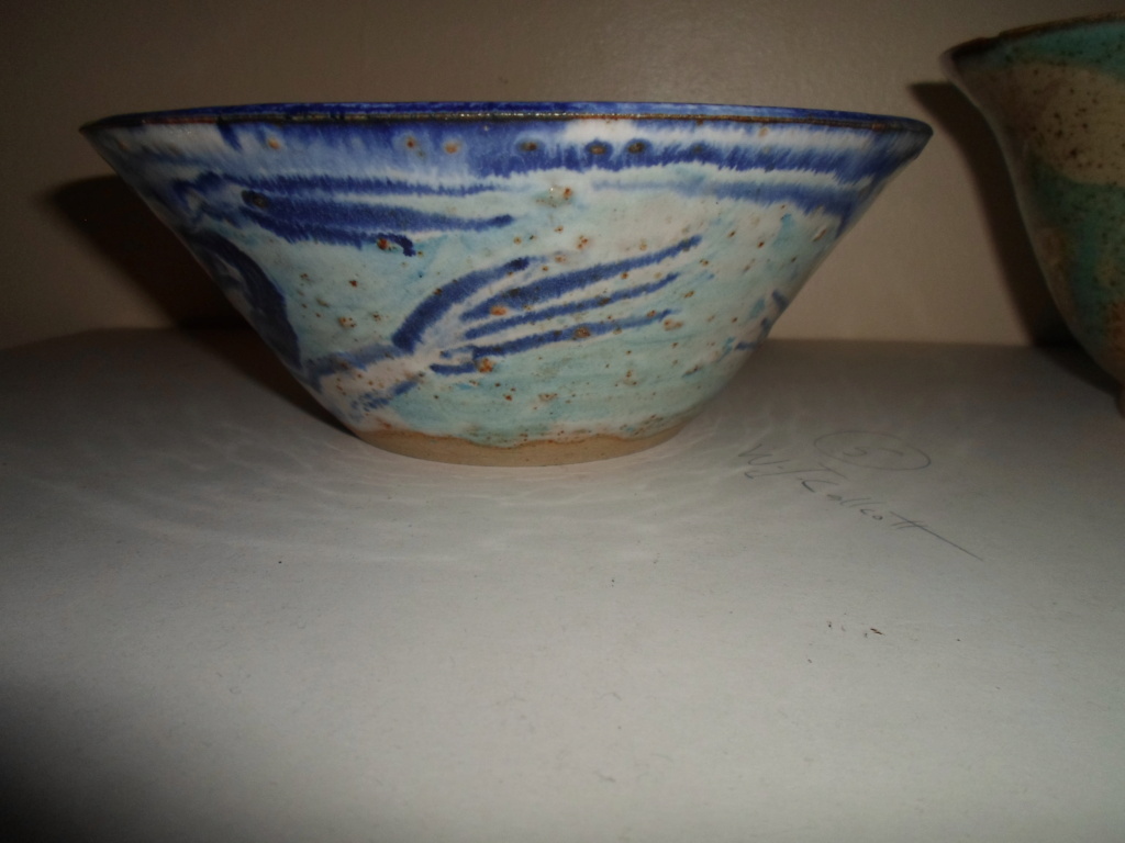 Pottery Bowls With Indistinct Mark 02610