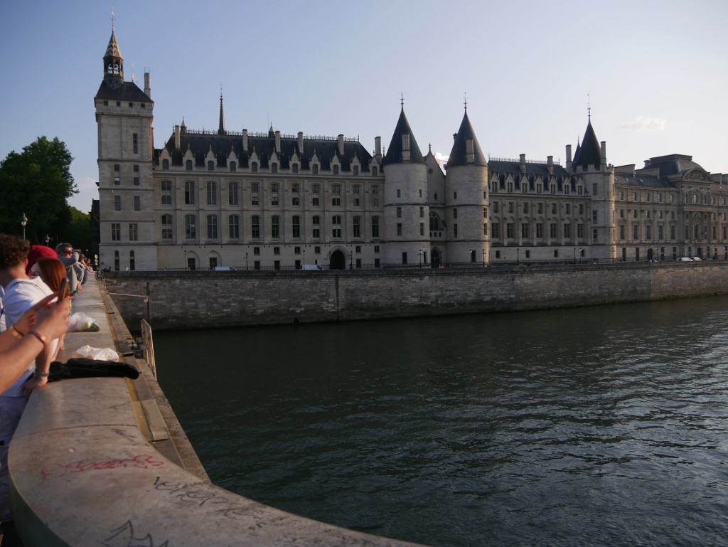 Conciergerie P1190511
