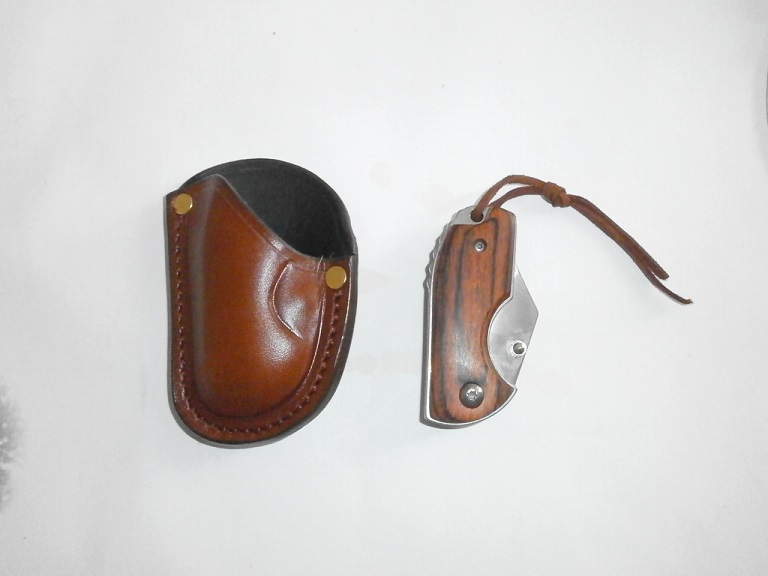 le mini pliant avec pochette cuir de la Sellerie Coutea89