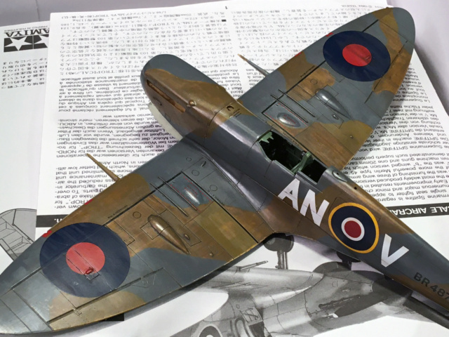 TAMIYA Spitfire MkVb Trop 1/48 Img_4110