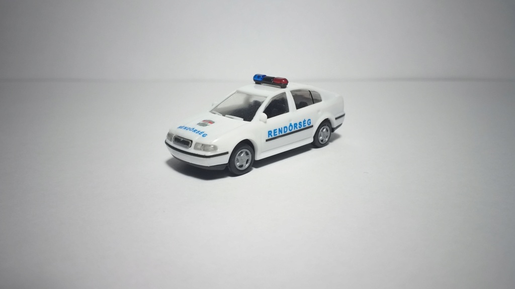 mi coleccion coches de policia a 1:87 20200616
