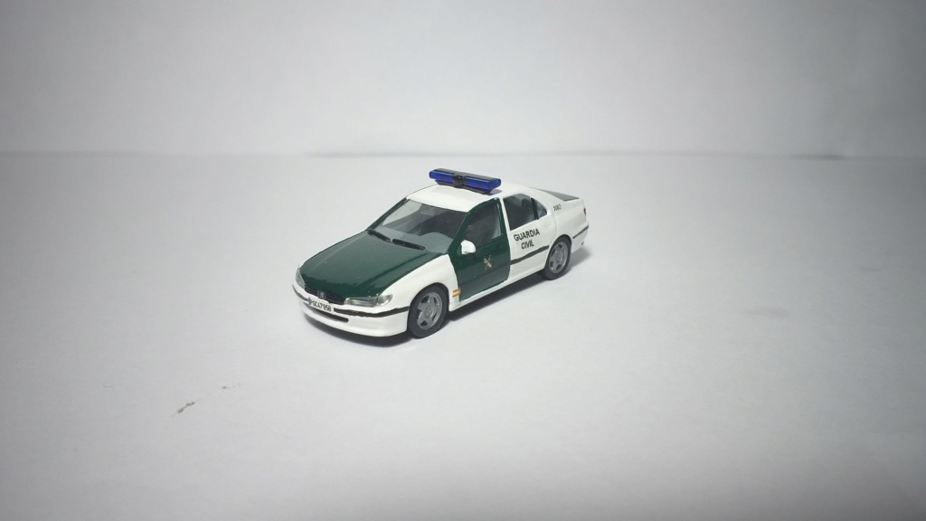 mi coleccion coches de policia a 1:87 - Página 5 20200675