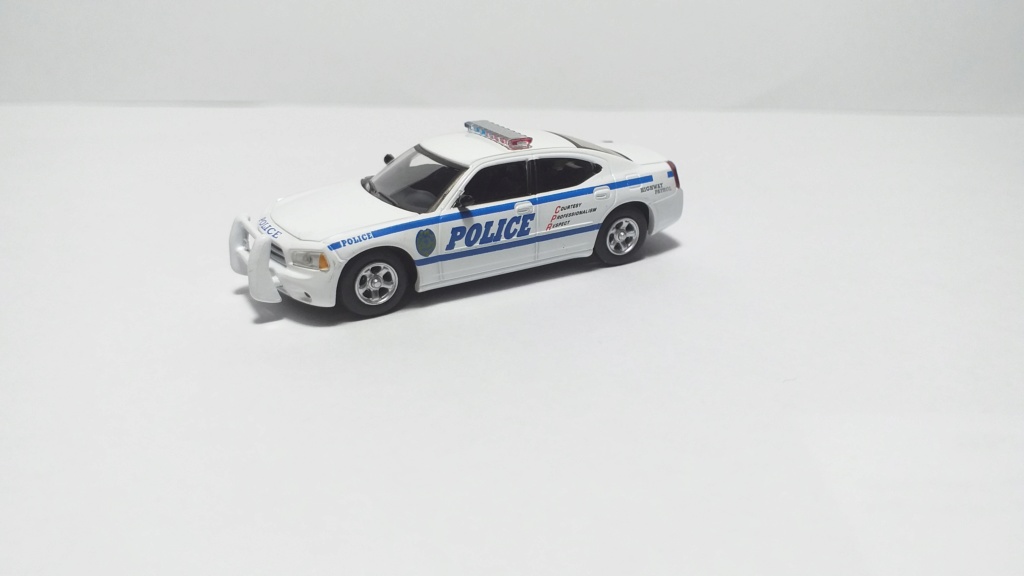 mi coleccion coches de policia a 1:87 - Página 6 Dodge_11