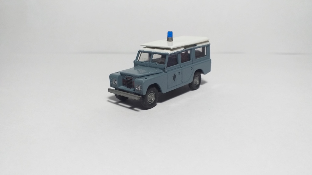 mi coleccion coches de policia a 1:87 Lannd_10