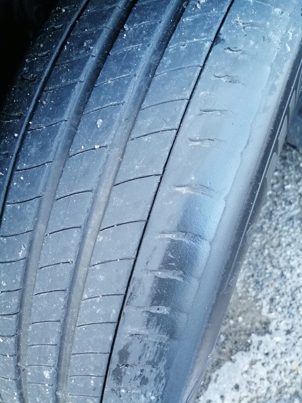 Desgaste prematuro de los neumáticos y posible reclamación conjunta Img_2010