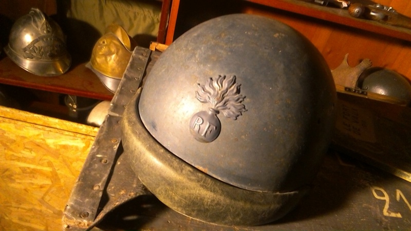 Casque français mod.35 Bleu avec grenade ? Win_2135