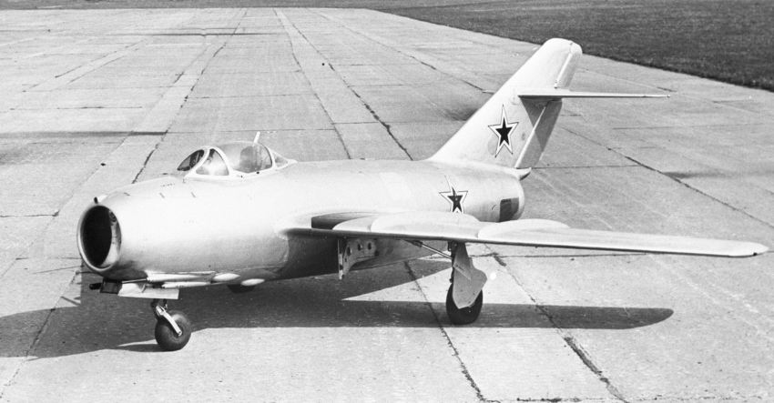 History of Soviet Cold War Military Aircraft - Page 6 Mig15-10