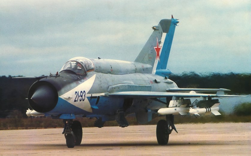 Competing Aircraft Designs of the 90's and Beyond - Page 4 Mig21-10