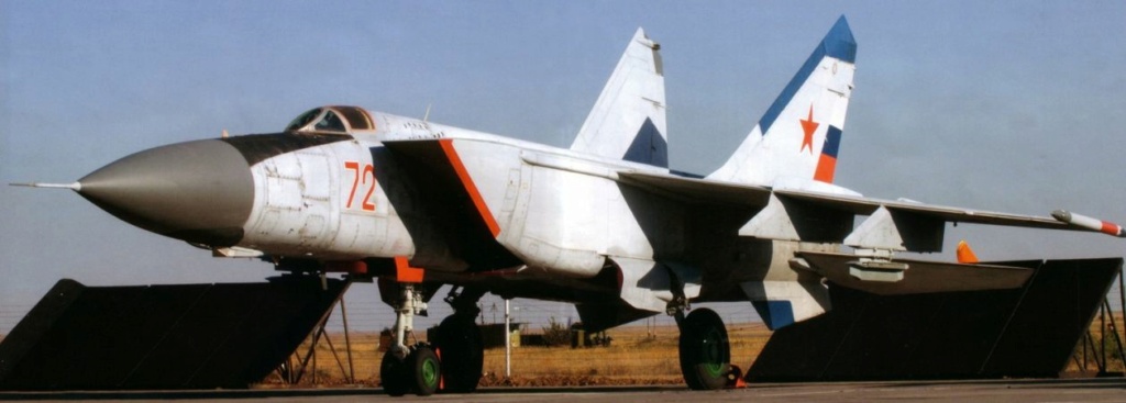 Fate of Russia's old birds. - Page 5 Mig25p12