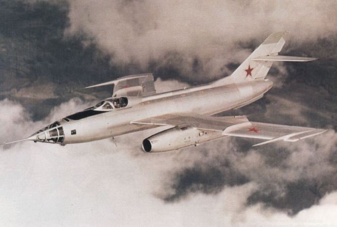 History of Soviet Cold War Military Aircraft - Page 6 Yak27r10
