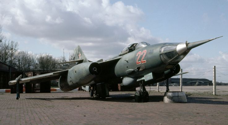 History of Soviet Cold War Military Aircraft - Page 6 Yak28i10