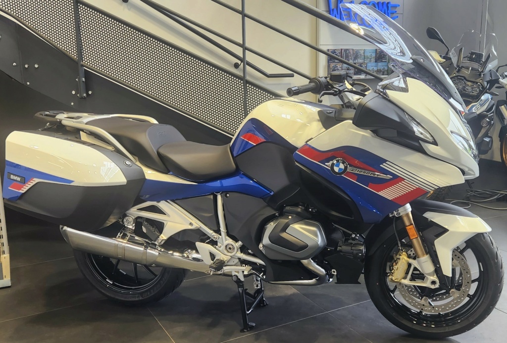 Une R1250RT avec une très belle livrée (enfin pour moi ) 20230716