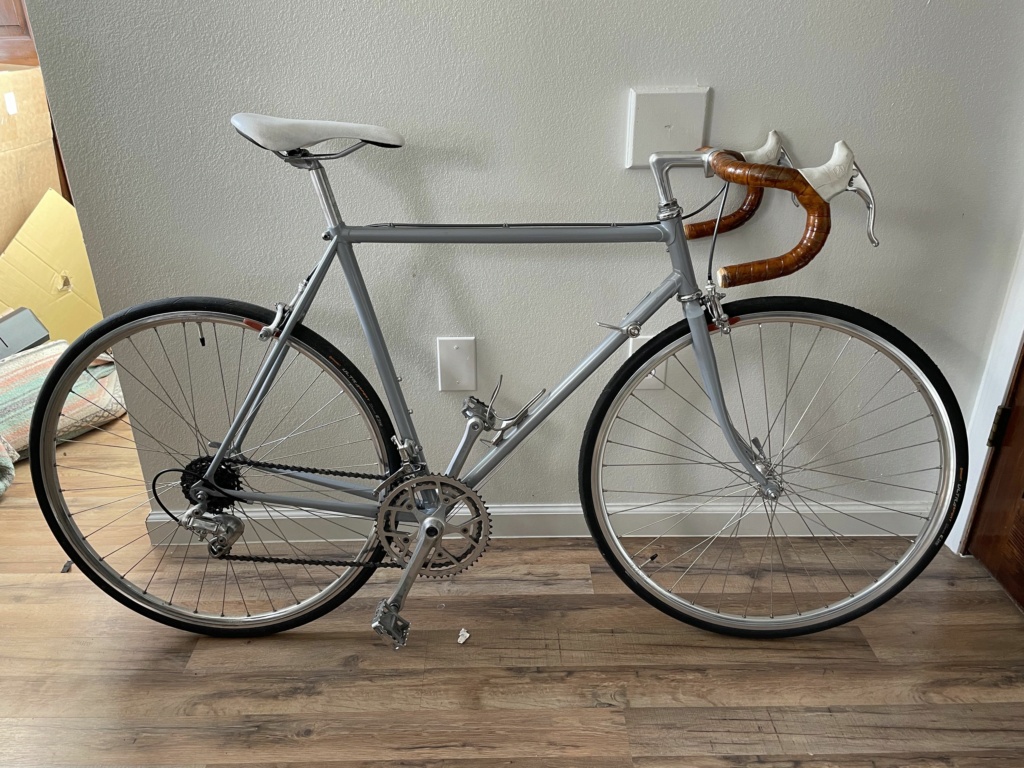 Cadre de course français ou italien inconnu (boîtier de pédalier fileté français) équipé de Mixte Campagnolo Bike_110